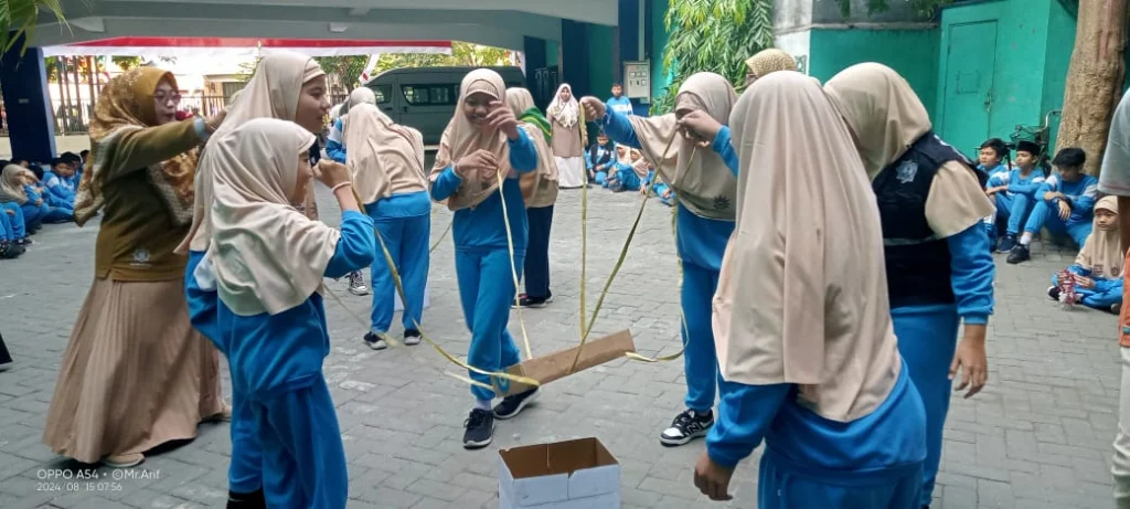 Serunya lomba Roller Ball di SD Mumtaz