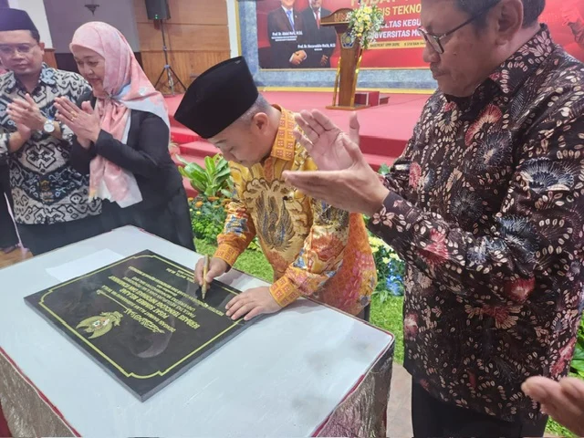 Resmikan Pusat Sumber Belajar Berbasis Teknologi di UMM, Mendikdasmen Ingatkan Peran Guru