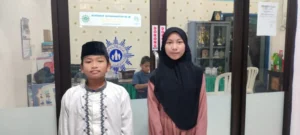 Dua Santri Asuh Pantimu Gersikan Lulus SD dengan Prestasi dan Haru