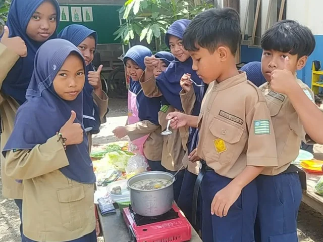 Latihan Qobilah HW SDI ‘Aisyiyah Kalipang: Belajar Memasak dengan Semangat
