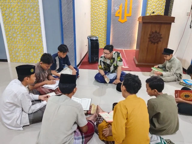 SMP Muhammadiyah 4 Boarding School Porong Gelar Pesantren Weekend untuk Siswa Reguler