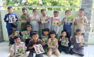 Siswa SD Almadany Sulap Bunga dan Dedaunan Jadi Karya Seni yang Indah