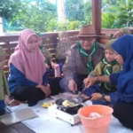 Hebohnya Pembelajaran Life Skill Bikin Omelet di SD Almadany