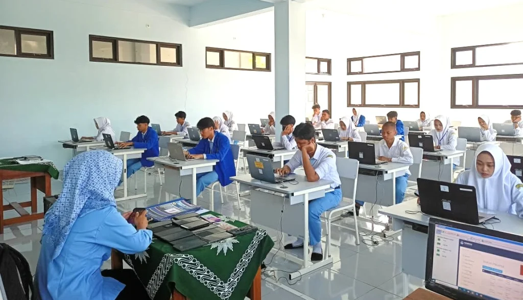 Bukti Kesiapan Digital, ANBK di SMA Muha Genteng Berjalan Lancar Tanpa Kendala Jaringan