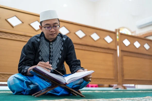 Surat Al-Ashr, Amal Saleh Vs Amal Salah