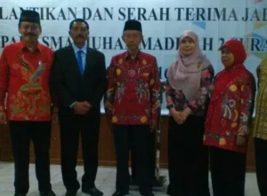 Astajab, Besar di Kampung Kini Kepala Sekolah SMA Rujukan Nasional