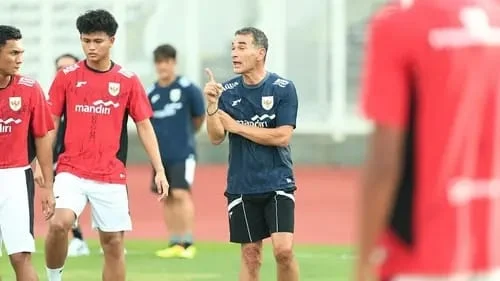 Vanenburg Sindir Regulasi Pemain U-23 di Super League