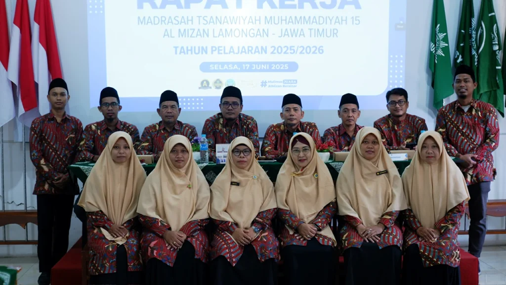 MTs Muhammadiyah 15 Al Mizan Lamongan Gelar Rapat Kerja Tahun Pelajaran 2025/2026