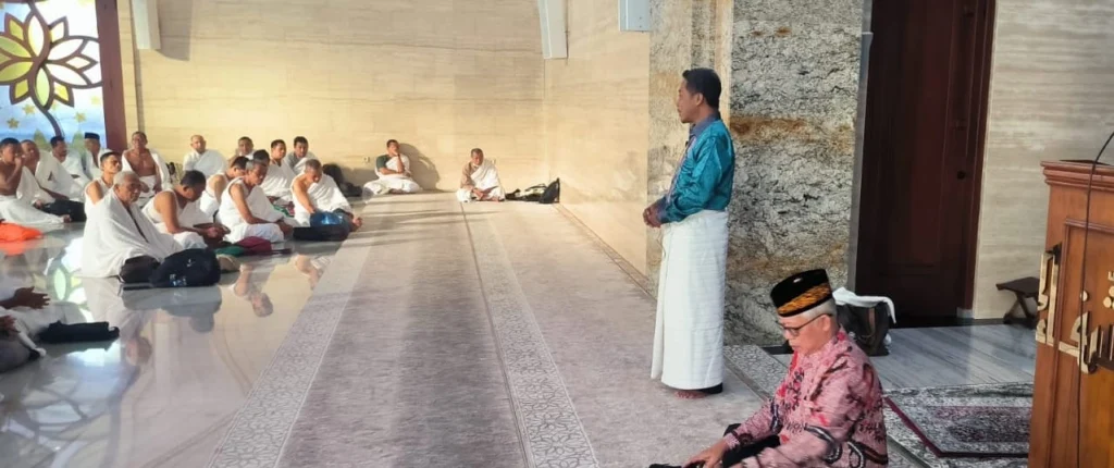 Haji: Panggilan Bagi Ulul Albab, KBIHU Labbaik RSM Lamongan Gelar Manasik untuk Jamaah