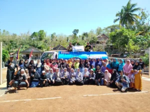 Tim KKN MAs 14 Desa Blimbing Salurkan Bantuan Air Bersih dan Sembako untuk Warga Terdampak Kekeringan
