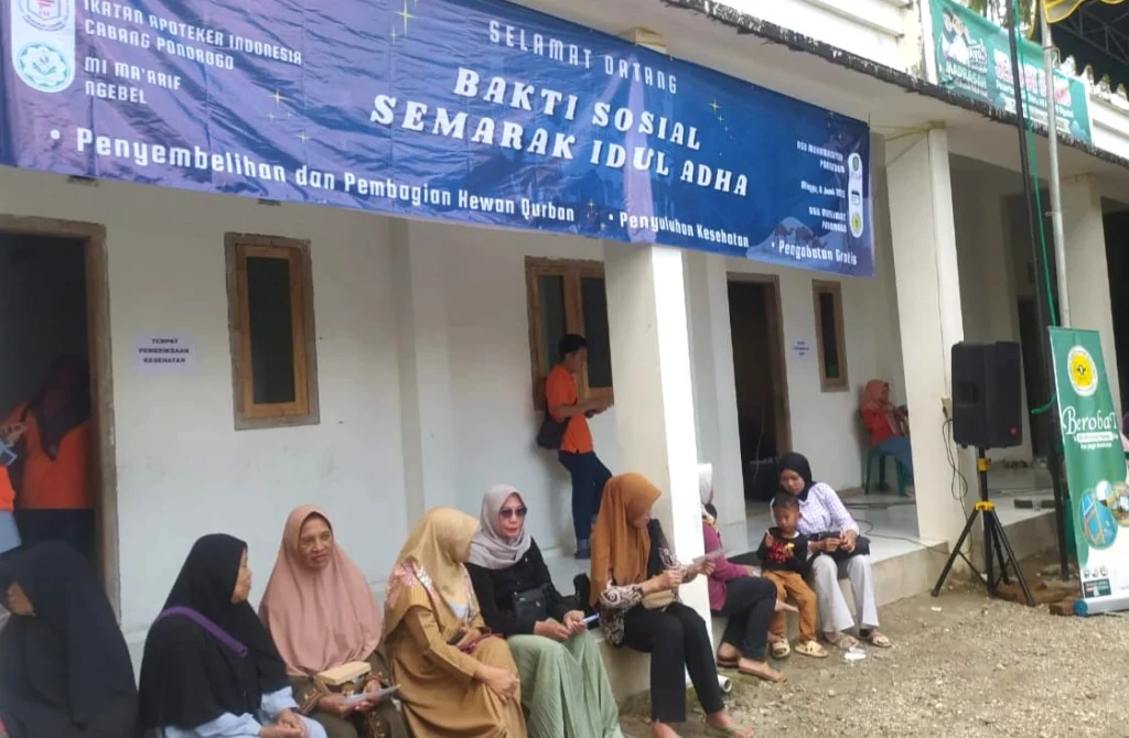 RSU Muhammadiyah Ponorogo berkolaborasi dengan IAI Cabang Ponorogo, Akafarma Sunan Giri, dan RSU Muslimat Gelar Bakti Sosial di Ngebel