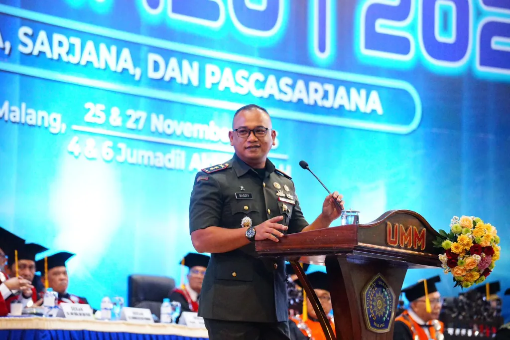 Alumni UMM Letkol Basofi Ajak Wisudawan Berani Tinggalkan Zona Nyaman
