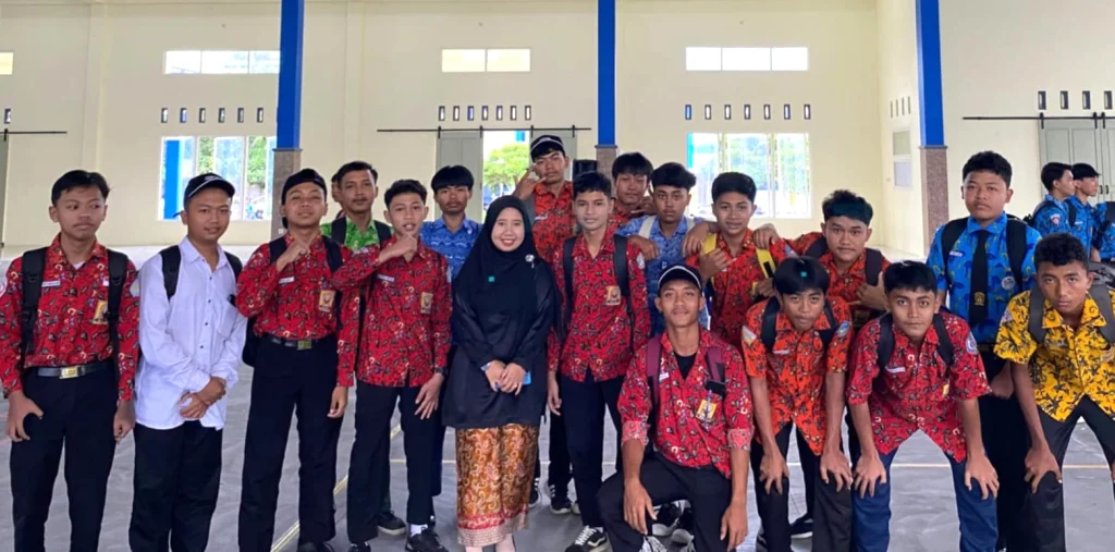 Suasana Kekeluargaan Selimuti MPLS Ramah dan Fortasi SMK Muda Genteng
