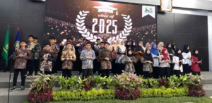Harmoni Batik Nusantara Warnai Pelepasan Siswa SD Muri Gresik