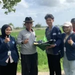 Mahasiswa KKN UMG Sosialisasikan Penggunaan APD pada Petani Penyemprot Pestisida