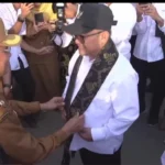 Jadi Pembina Upacara di SDN 16 Sumbawa, Menteri Mu’ti Sampaikan Tiga Kebijakan untuk Wujudkan Pendidikan Bermutu