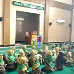 Dongeng Boneka Meriahkan Penutupan MPLS TPSD Kelas 1 SD Muhammadiyah 1 Bangkalan