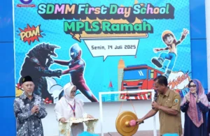 Hari Pertama Sekolah, SDMM Tanamkan Nilai Pahlawan Sejati: Berani karena Allah