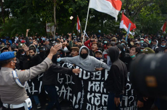 Presidium KAMI Desak Pemerintah Dengarkan Suara Rakyat!