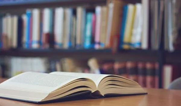 Resensi Buku Jadi Tugas Wajib Siswa, Ini Catatan Pakar Pendidikan UM Surabaya