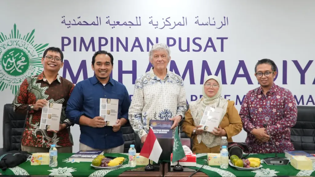 Buku Menuju Modernitas Dibedah Bersama Gerry van Klinken di Gedoeng Moehammadijah