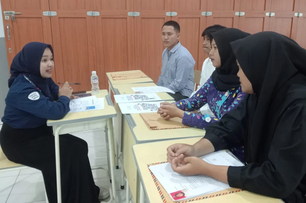 Walk in Interview Mie Gacoan di SMK Muda Genteng