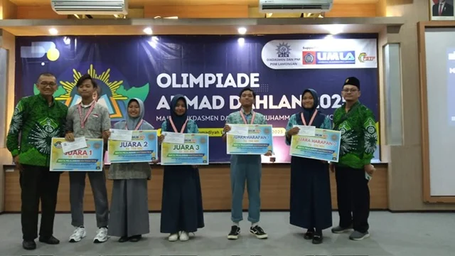 Dua Siswi SMK Muhammadiyah 4 Lamongan Raih Prestasi di Olimpiade Ahmad Dahlan