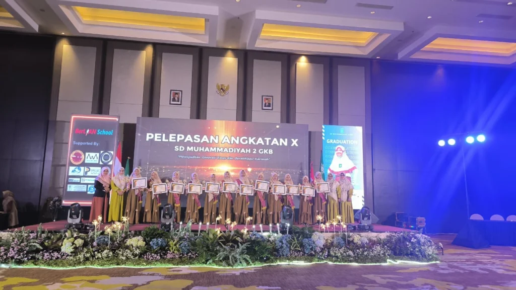 Bangga dan Terharu di Pelepasan Angkatan X SD Muhammadiyah 2 GKB Gresik