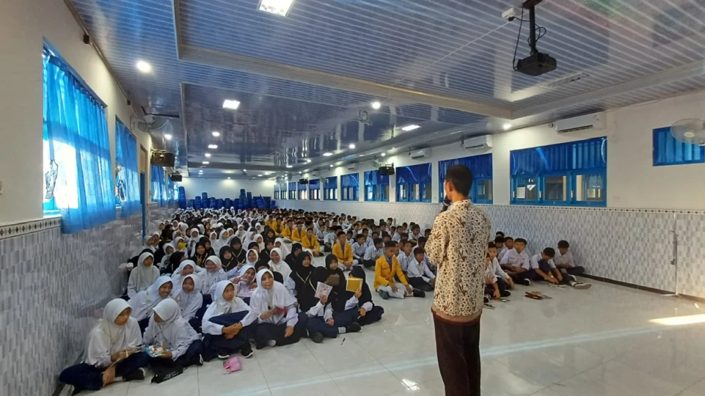 435 Santri Baru Al-Ishlah Ikuti MPLS SMPM 12 Sendangagung