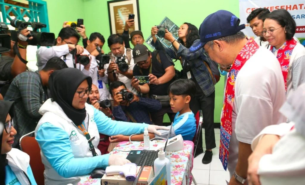 Dukung Generasi Sehat, Mendikdasmen Tinjau Langsung Pelaksanaan Pagi Ceria dan Cek Kesehatan Gratis