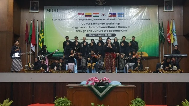 SMAM 1 Yogyakarta Gelar International Culture Exchange Workshop di YIDCarnival 2024
