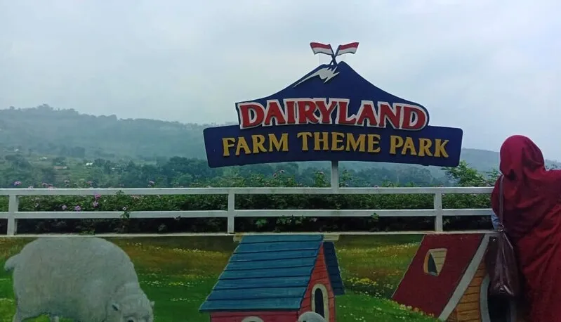 Pemandangan alam di Cimory Dairyland. Foto: Rizfa Rahma Dhani/PWMU.CO.