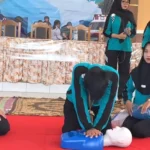 Kolaborasi Kemanusiaan: MDMC Jember Dampingi Ners Muda Universitas Muhammadiyah Jember Latih Masyarakat Tangani Korban Bencana