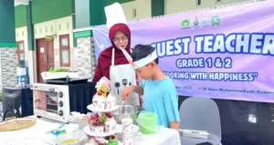 Memasak dengan Kebahagiaan, Siswa SD Almadany Belajar Membuat Cupcake dalam Kegiatan Guest Teacher