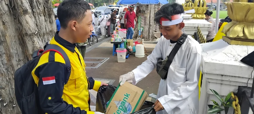 Peduli Palestina, Sekolahnya Para Pemimpin Ikut Aksi dan Bersih-bersih