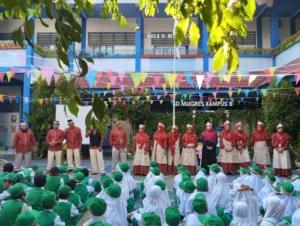 Dora The Explorer Menjadi Tema Pensil Warna di SD Mugres Kampus B