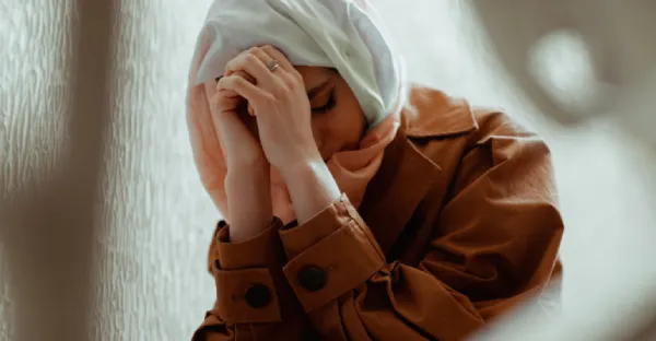 Diam yang Mengangkat Derajat