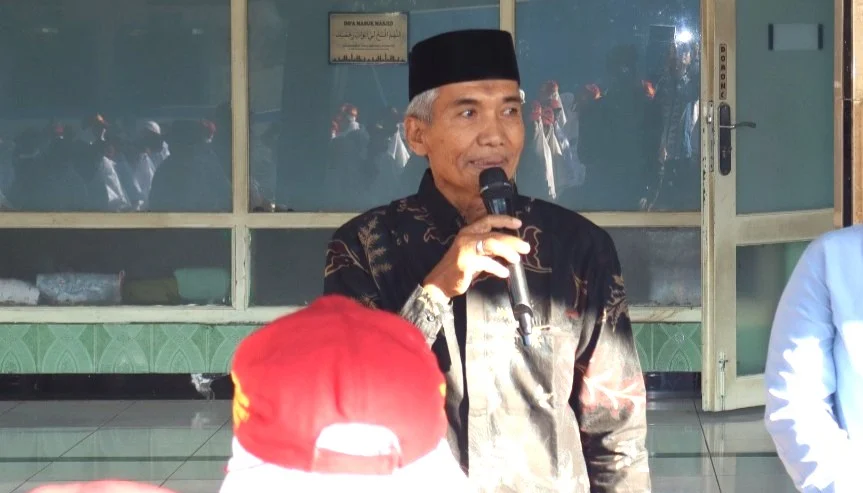 Majelis Dikdasmen PCM Besuki Sampaikan Pesan Penting di Apel Penyambutan Siswa Baru SDTM 1 Besuki