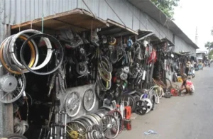 Bagaimana Hukum Membeli Barang di Pasar Loak?