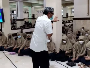 Kembali pada Allah Kunci Kesehatan Mental, Pesan dr Agus Ali Fauzi