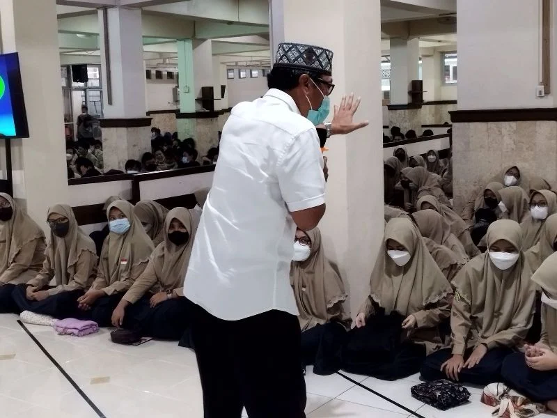 Kembali pada Allah Kunci Kesehatan Mental, Pesan dr Agus Ali Fauzi