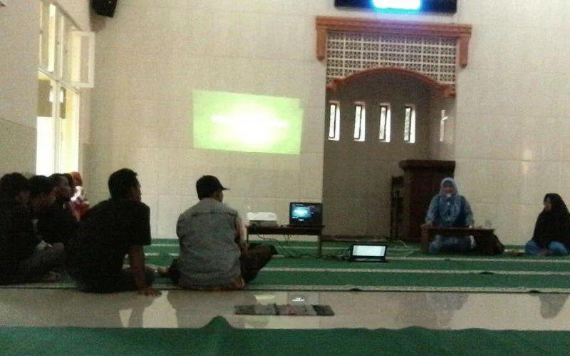 Kiat Orang Tua Kembangkan Pesona Anak Perempuan sejak Dini