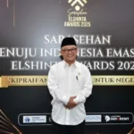 Mendikdasmen Menerima Penghargaan The Visionary and Emerging Leadership di Elshinta Award 2025