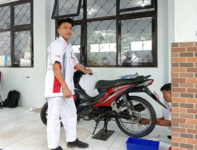 Ada Peran Penting Helper di Balik Suksesnya UKK se-Karesidenan Besuki di SMK Muda Genteng