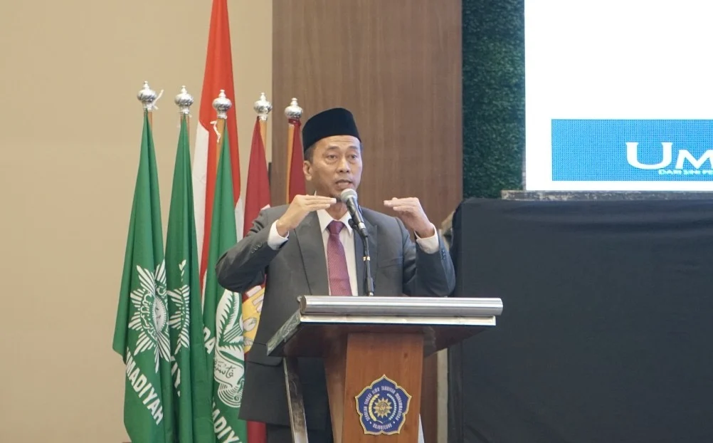 Rektor UMSIDA Memberikan Orasi Untuk Wisudawan STITMUBO