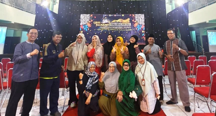 Emak-Emak SD Musix Kerja Keras Sukseskan Wisuda Purna Siswa 2025