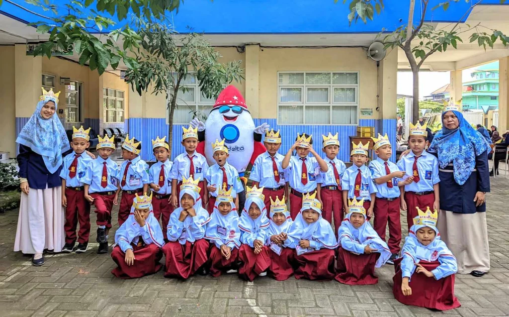 Menjelajah Semesta, Menjadi Bintang Berakhlak Mulia: MPLS SDM 8 Tulangan Berikan Pengalaman Tak Terlupakan