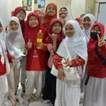 Semarak HUT RI, Siswa SDM 18 Surabaya Ikuti Jalan Sehat