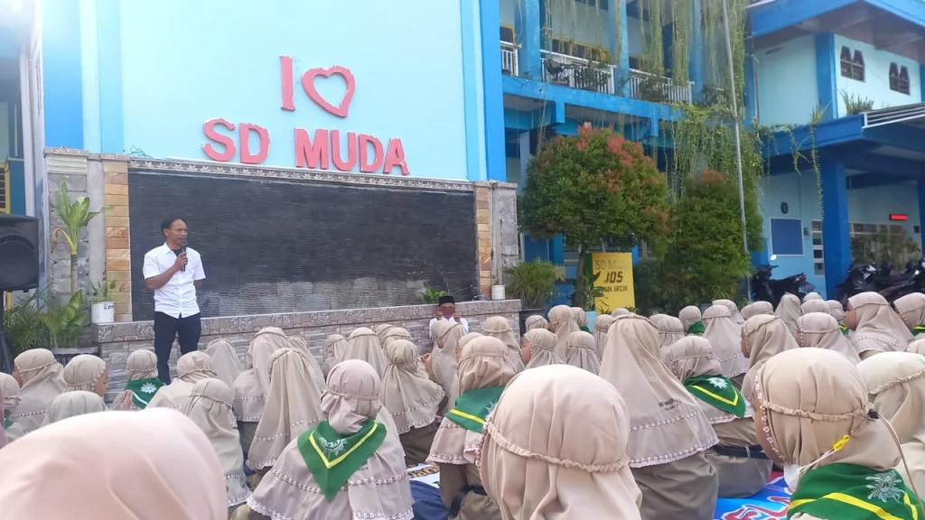 Sabtu Ceria di SD Muhammadiyah 2 Dukun: Motivasi Belajar Bersama Kepala Desa Padangbandung