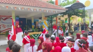 Nuansa Merah Putih, Petugas Upacara di TK Aisyiyah 40 PPS Gresik Semua Bocah